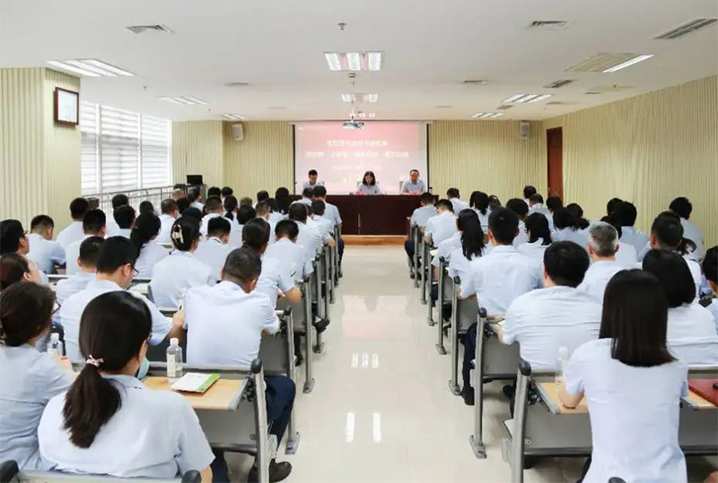 BEVITOR·伟德国际党委书记讲授七一专题党课